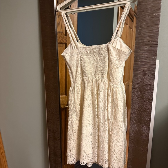 Ivory Lace Dress - Picture 2 of 2